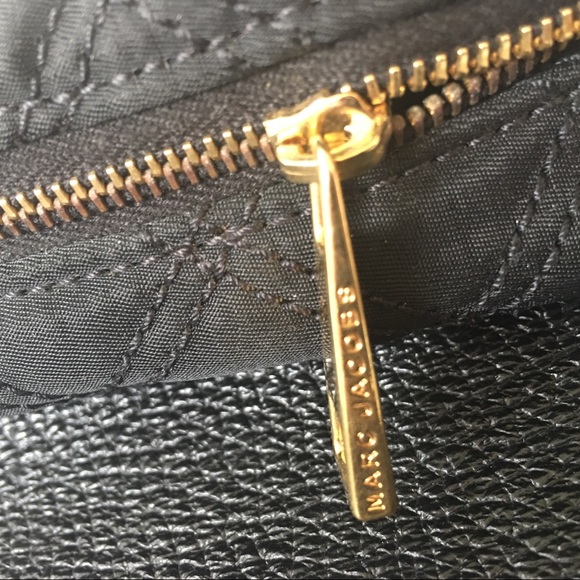 MARC JACOBS Small Quilted Chain Crossbody - Picture 14 of 14